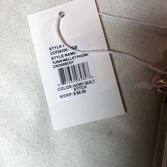 Cavalli Class Ivory Quilted Clutch with Gold Chain. Chanel vibes - Picture 3 of 11